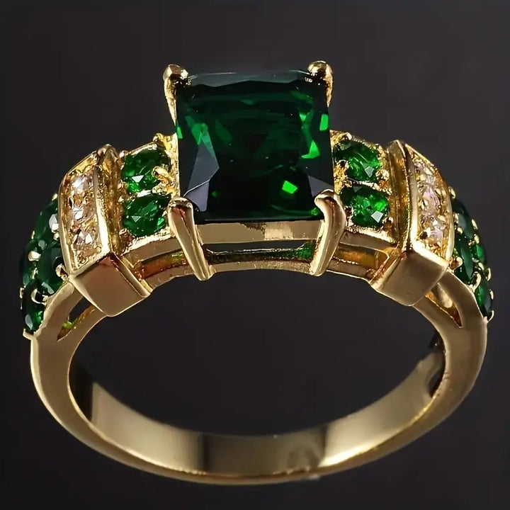 Elegant guldring med förfinade detaljer