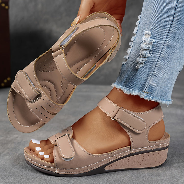 Sköna ortopediska sandaler