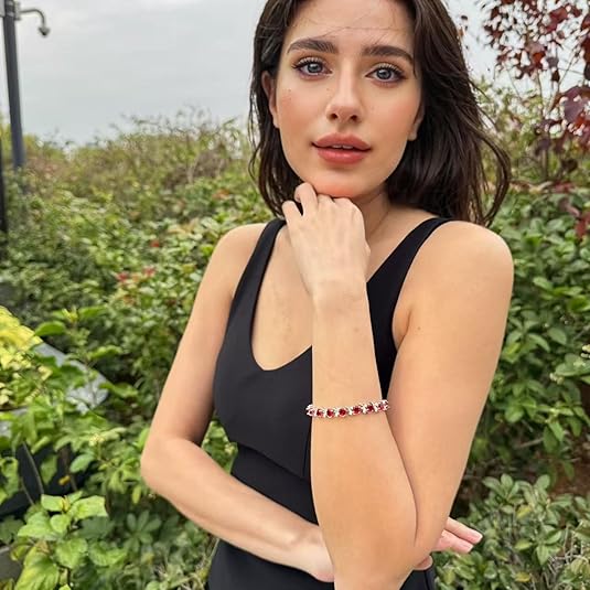 Elegant tennisarmband i vitguld med gnistrande zirkonia