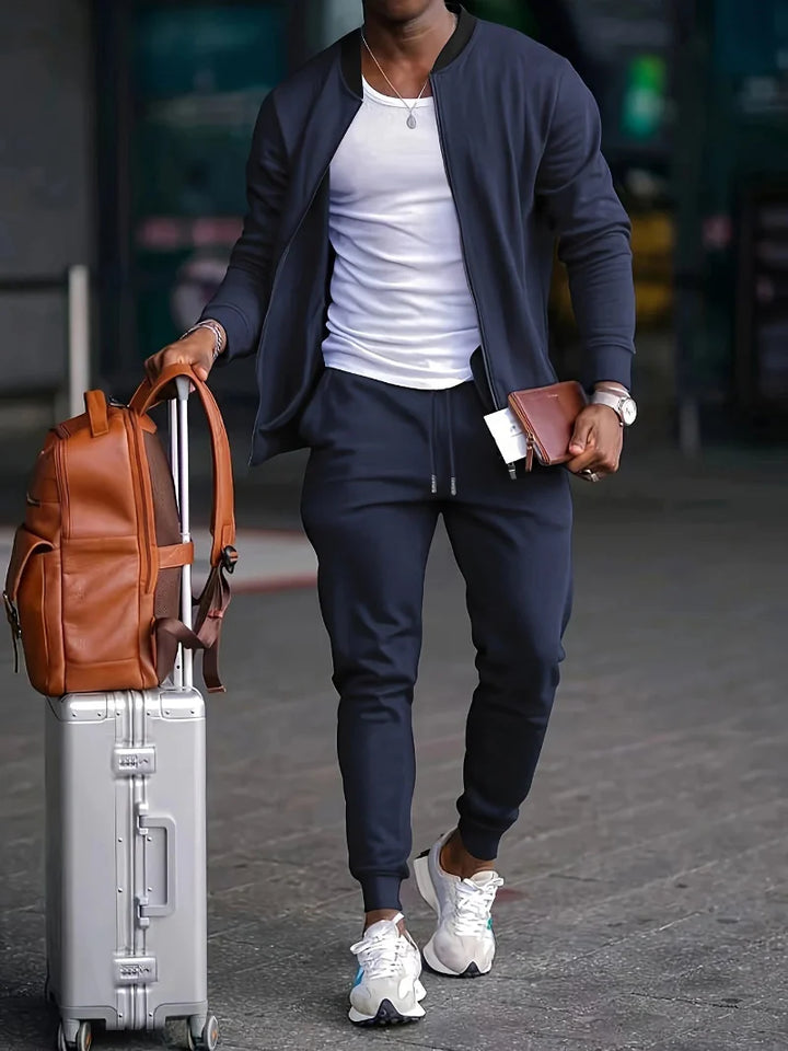 Miesten setti takilla ja vetoketjuhousuilla
