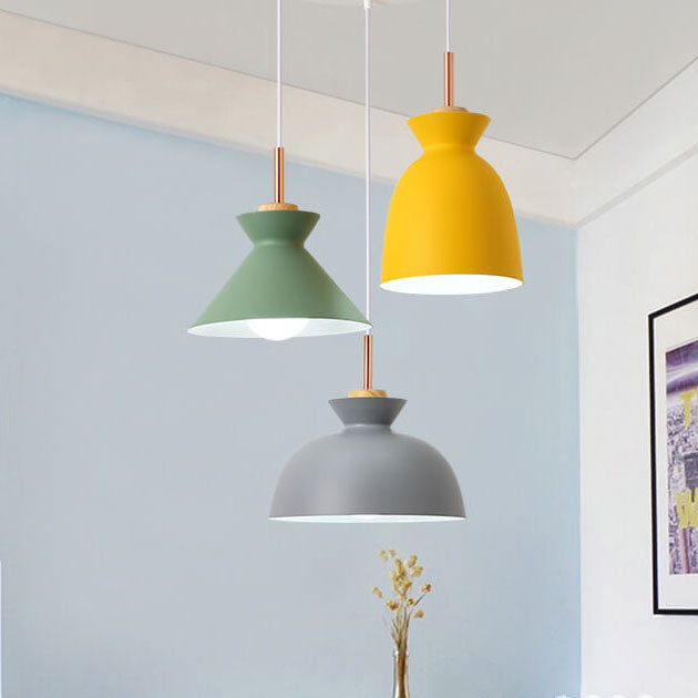 AuroraLite nordisk taklampa | Design i metall | 1 ljuskälla | Moderna färgalternativ