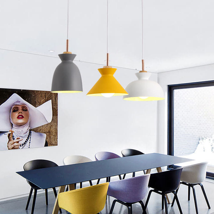 AuroraLite nordisk taklampa | Design i metall | 1 ljuskälla | Moderna färgalternativ