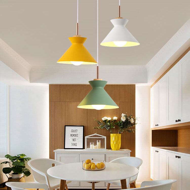 AuroraLite nordisk taklampa | Design i metall | 1 ljuskälla | Moderna färgalternativ