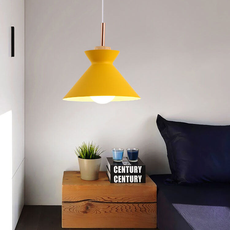 AuroraLite nordisk taklampa | Design i metall | 1 ljuskälla | Moderna färgalternativ