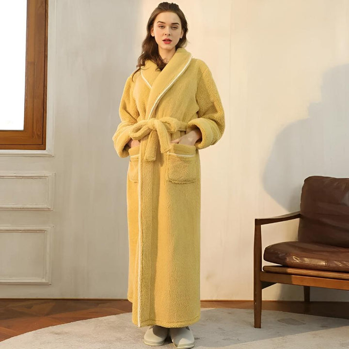 Ylellinen fleece-lämminmukavuus kylpytakki