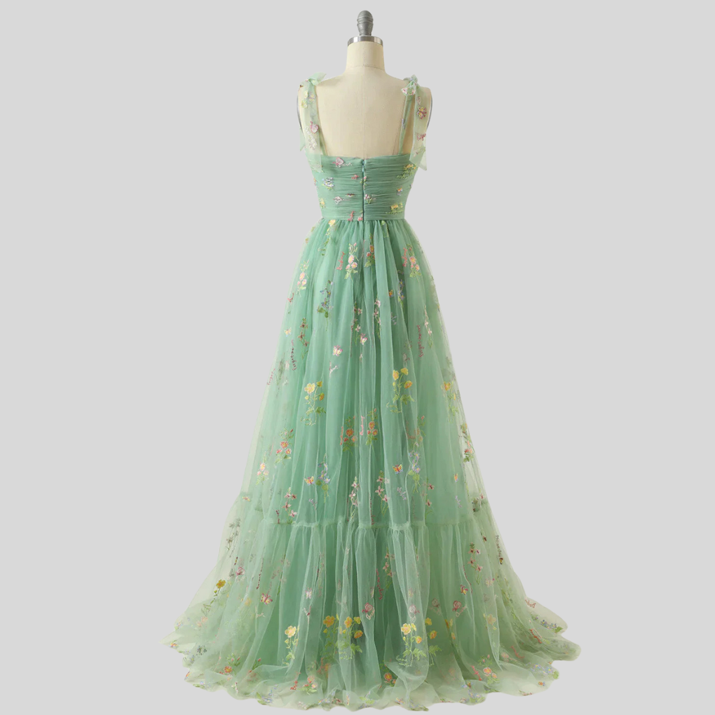 Elegant broderet tyl balkjole
