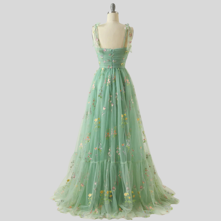 Elegant broderet tyl balkjole