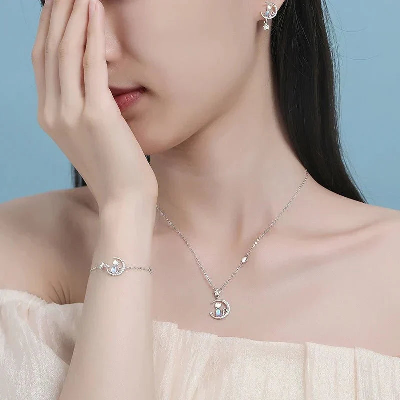 Måne & Stjärna Kattörhängen i sterlingsilver Med zirkonia