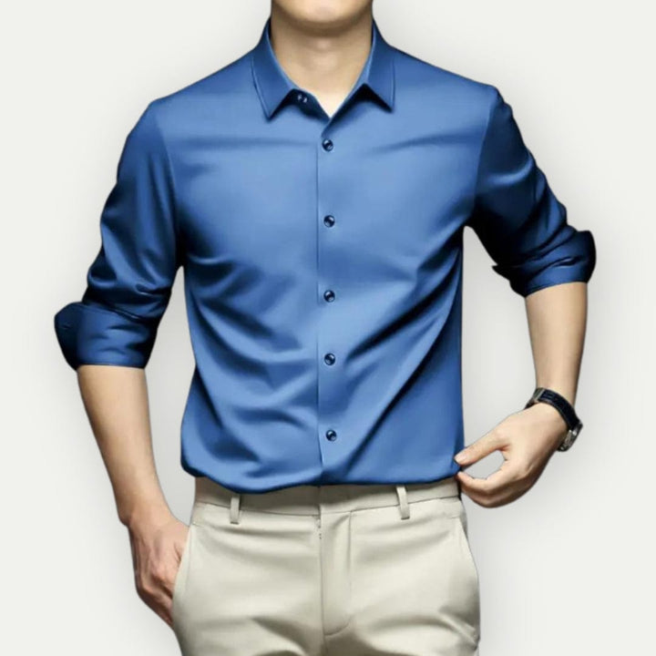 Stryk- och skrynkelfri herrskjorta i modern slim fit