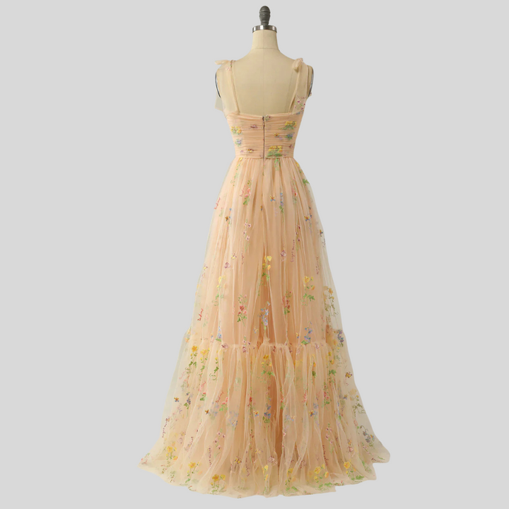 Elegant broderet tyl balkjole