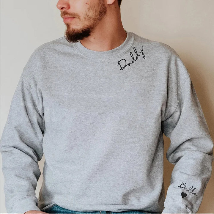 Present till mors dag | Embrace-huvtröja | Personaliserbar med namn på ärmen