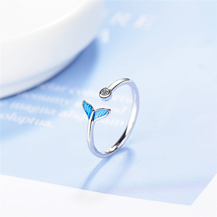 Silverring med zirkonia och elegant vågform