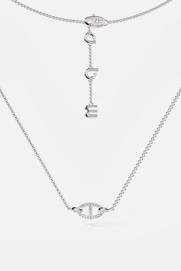 Halsband i vitguld med mjuk glans och delikat länk
