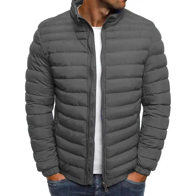 Varm parka miehille pystykraalla