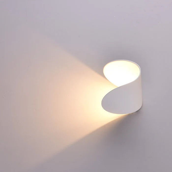 Justerbar LED-vägglampa upp/ner – varmt stämningsljus, modern design