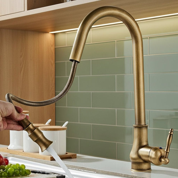 SMARTSPOUT – köksblandare med utdragbar funktion i antik brons och touchsensor