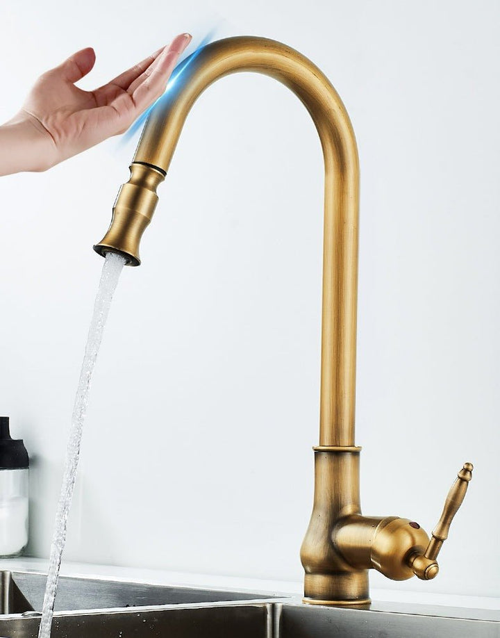 SMARTSPOUT – köksblandare med utdragbar funktion i antik brons och touchsensor