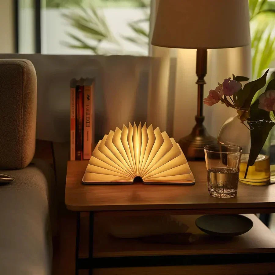 Vikbar Boklampa med Varmt LED-ljus - StoryGlow