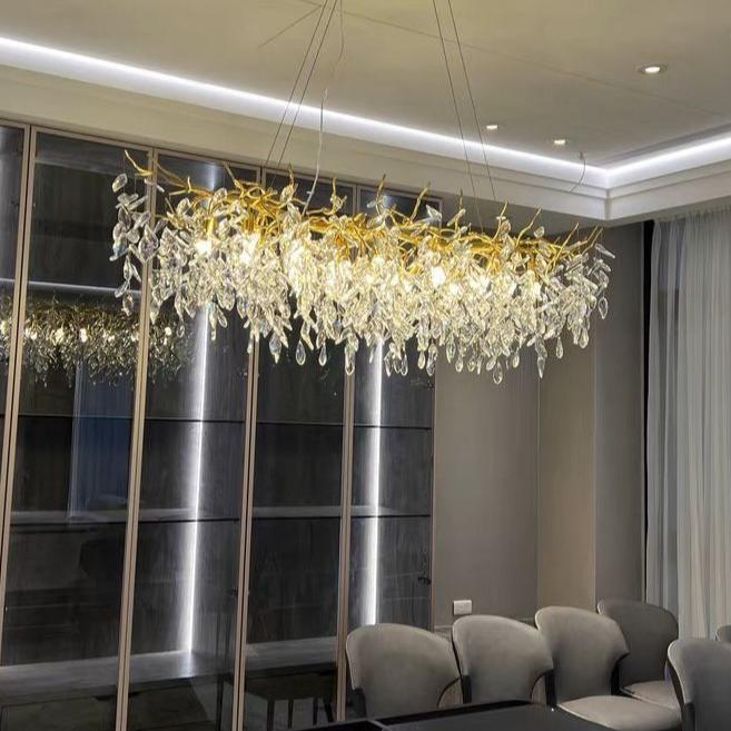 Elegant grenkrona – Modern taklampa i kristall