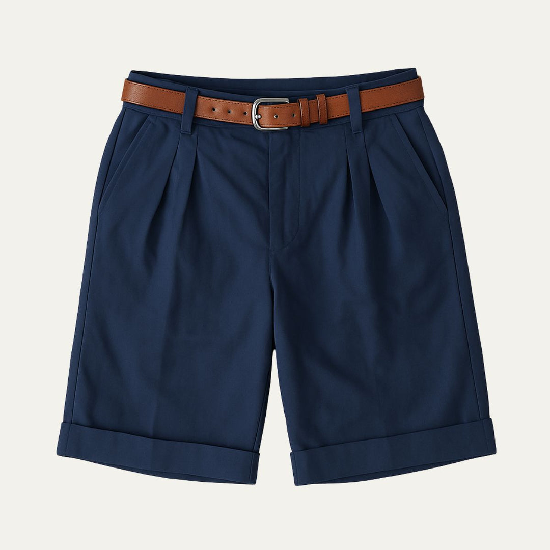 Klassiska chinoshorts för herr med dubbla pressveck och uppvikt kant.