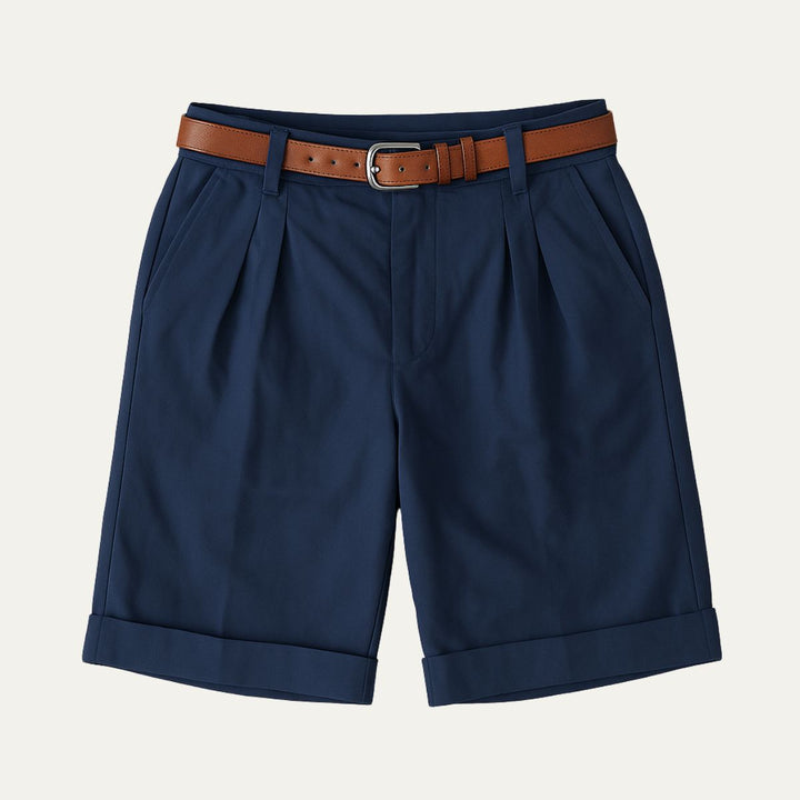 Klassiska chinoshorts för herr med dubbla pressveck och uppvikt kant.
