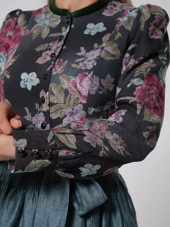 Lång vintage-dirndlklänning för dam med blommönster och förkläde, av högkvalitativt tyg