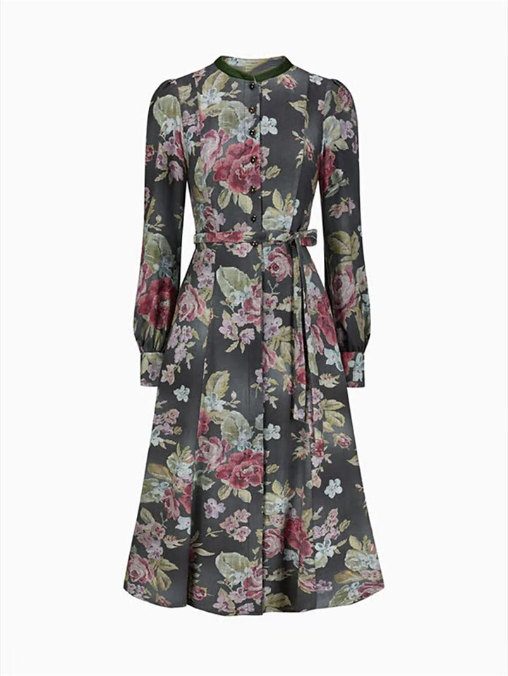 Lång vintage-dirndlklänning för dam med blommönster och förkläde, av högkvalitativt tyg
