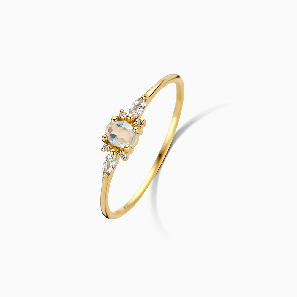 Guldring med opal och diamant