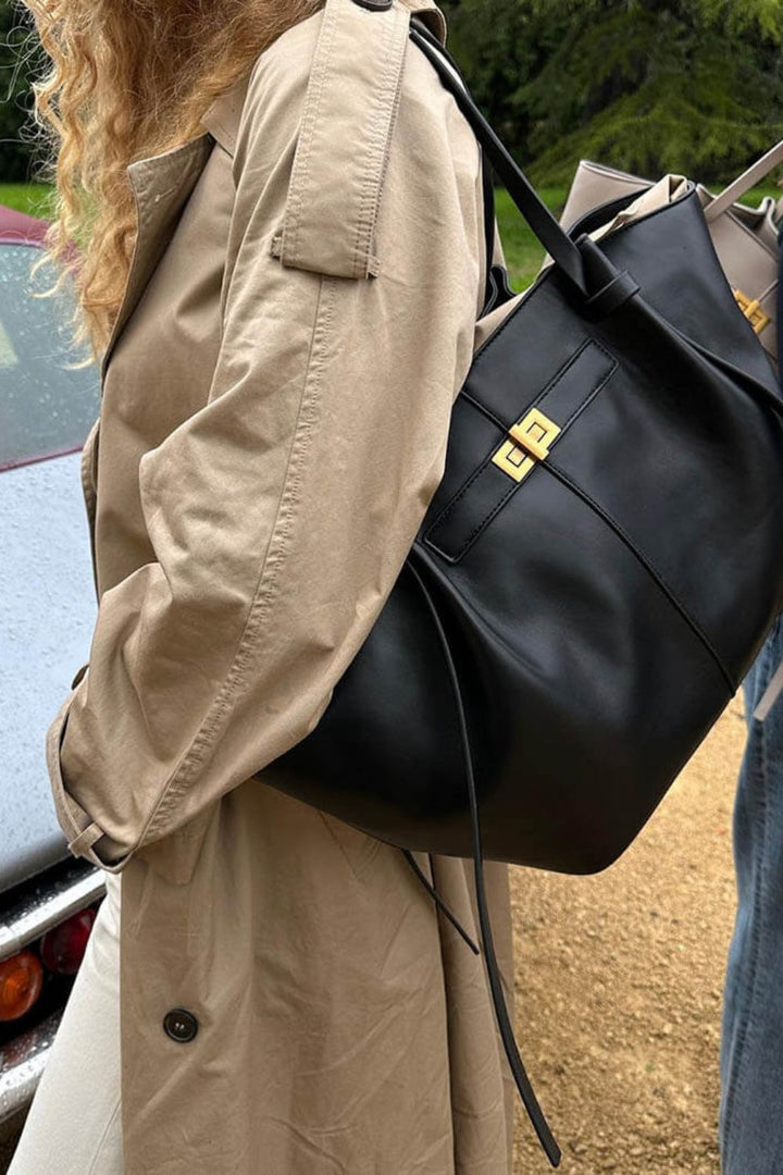 Totebag i läder för dagligt bruk med stängning framtill