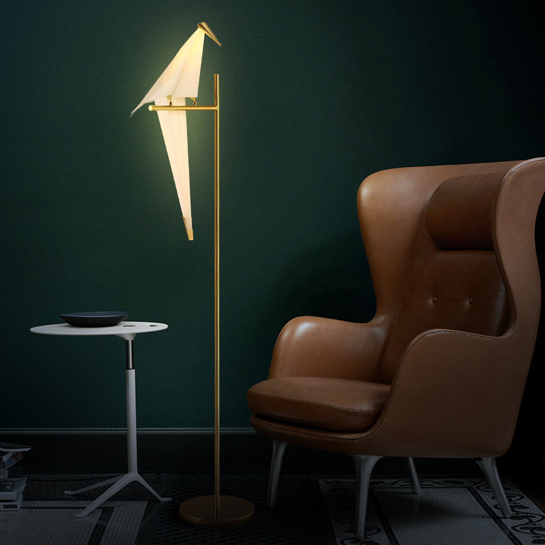 Origami Birdy bordslampa – varmt stämningsljus och modern vingdesign