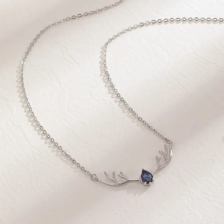 Hjorthorn Halsband med Delikat Hjärtberlock