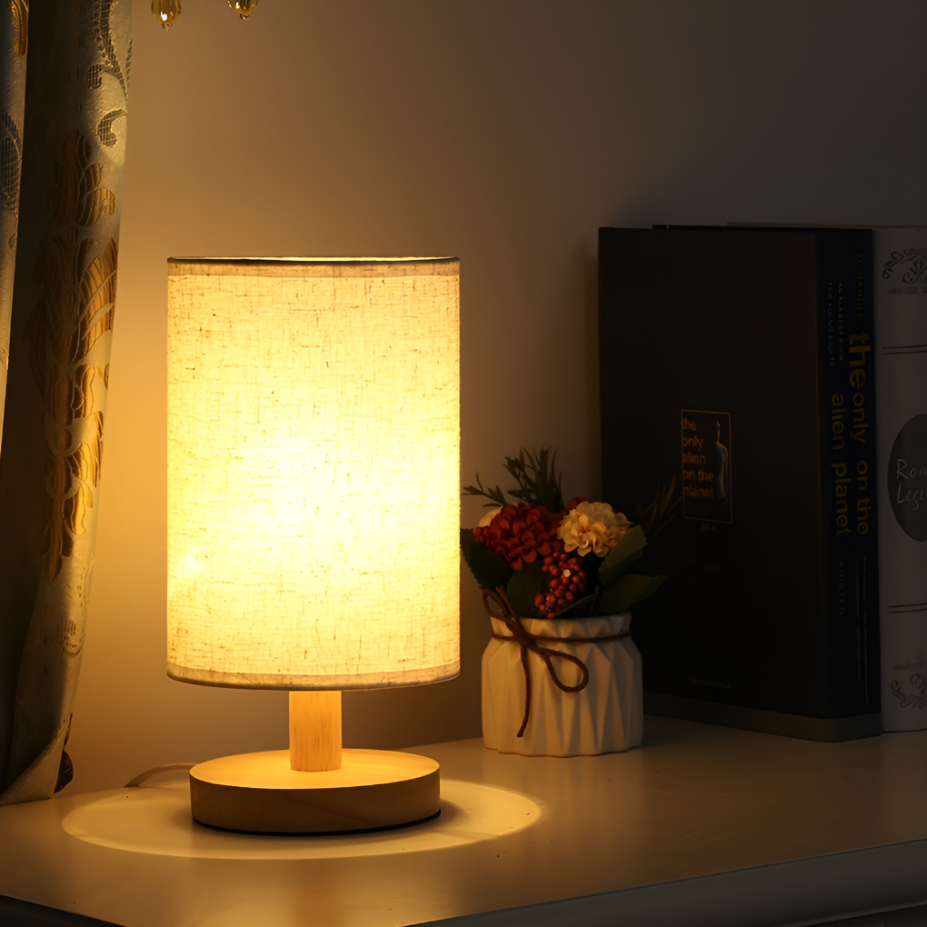 Moderne natbordslampe i træ