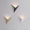 NoctiLux Geometrisk LED-vägglampa | Modern belysning för sängbord i moderna hem