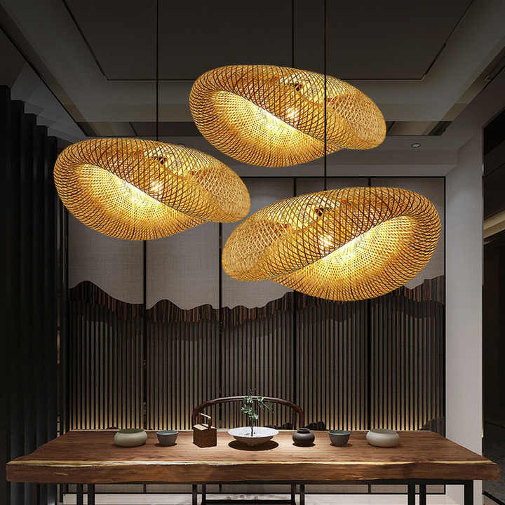 Handgjord bambulampa i naturlig stil