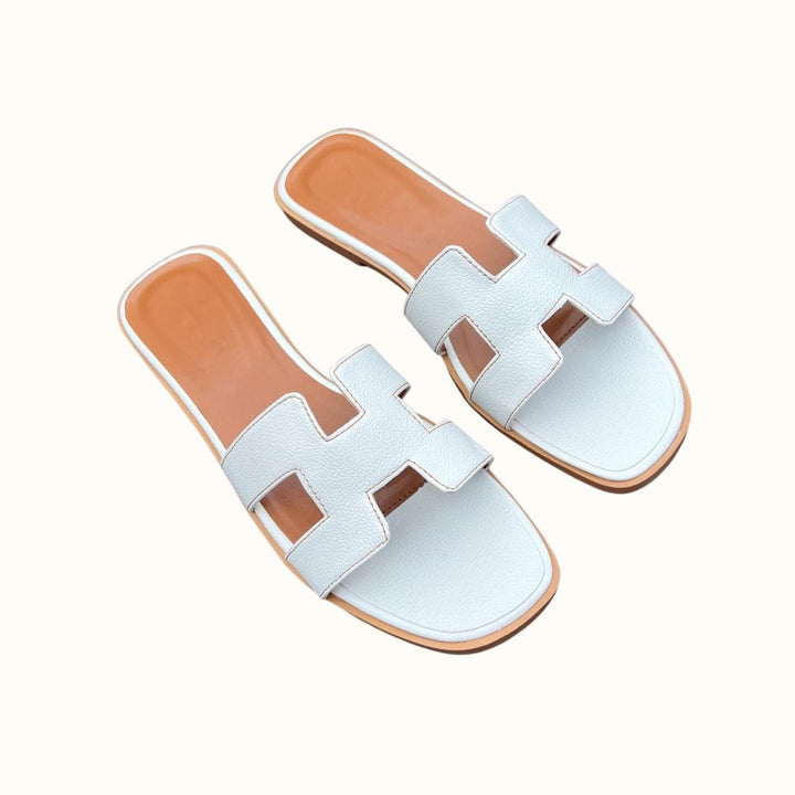 Damsandaler med H-profil i vegankläder - bekväma och eleganta