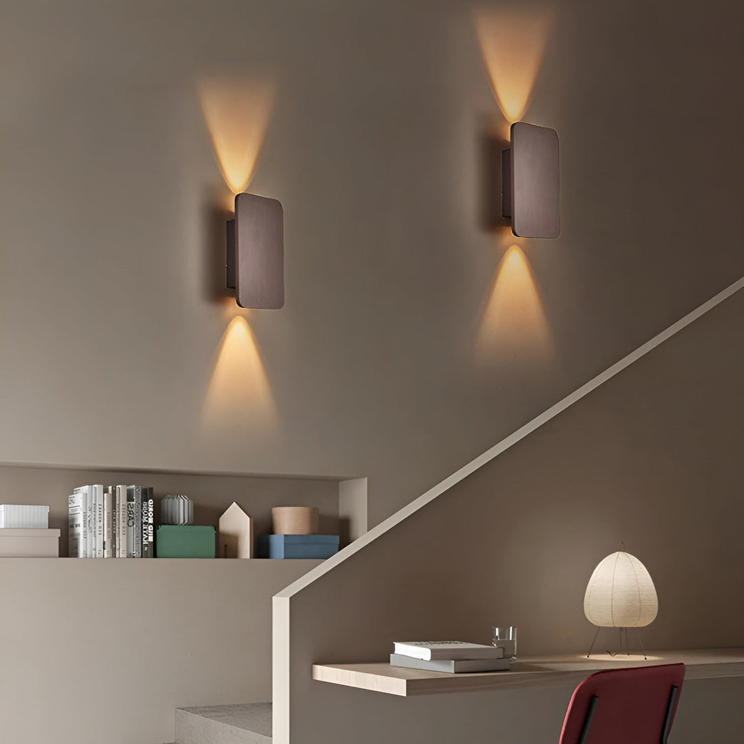 LED-vägglampa med ljus uppåt och nedåt – Modern och stämningsfull