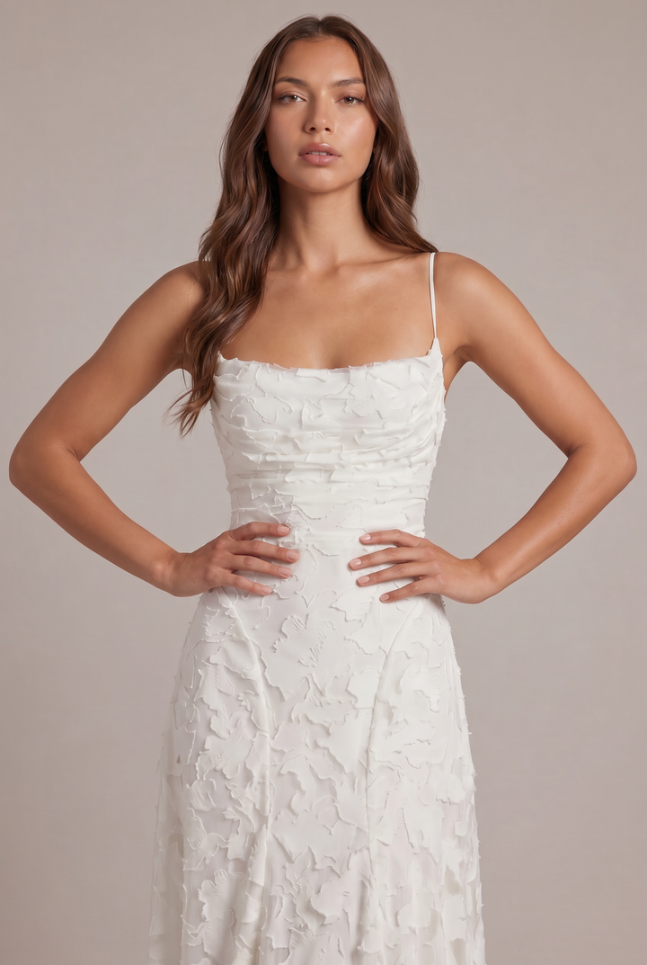 Olivia maxiklänning - elegant aftonklänning med blommönster
