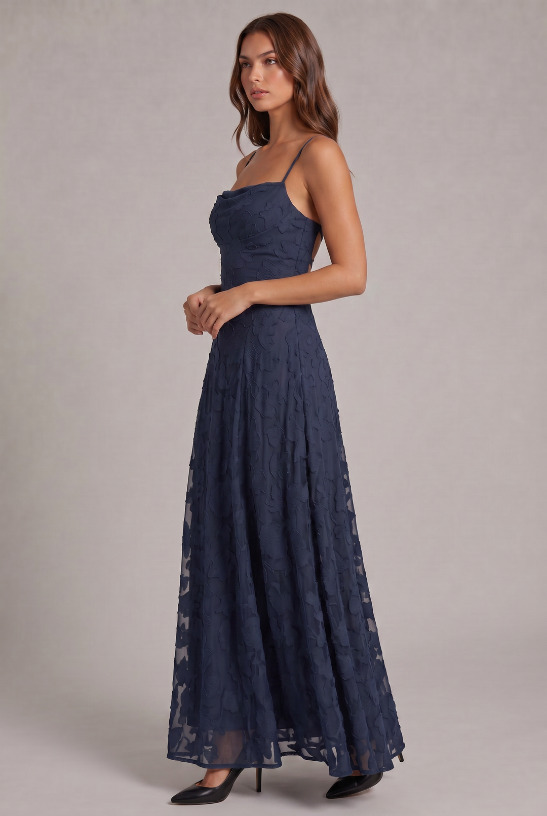 Olivia maxiklänning - elegant aftonklänning med blommönster