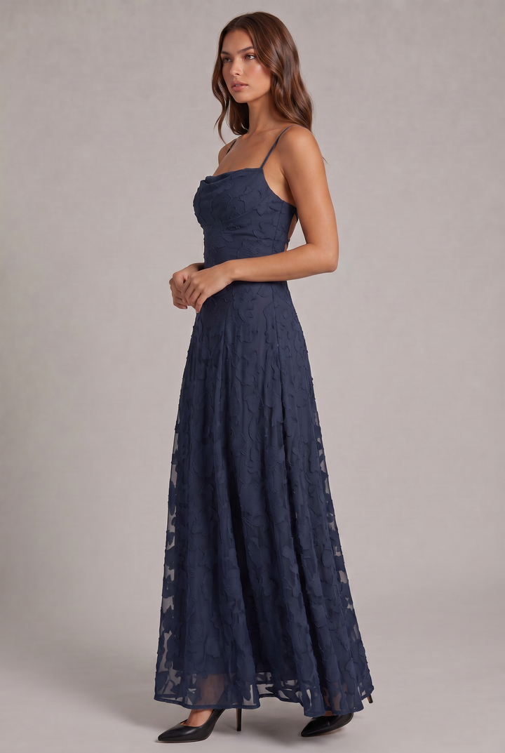Olivia maxiklänning - elegant aftonklänning med blommönster