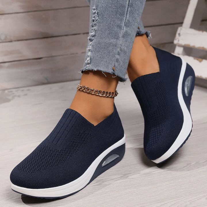 Slip-on-sneakers för dam | Enkla att ta på & andningsaktiv komfort