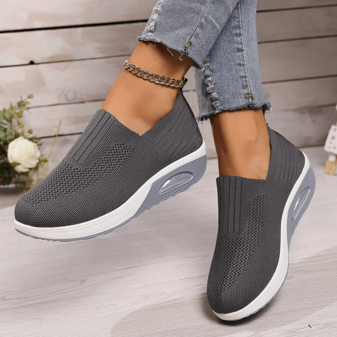 Slip-on-sneakers för dam | Enkla att ta på & andningsaktiv komfort