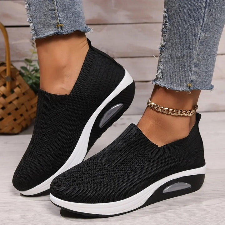 Slip-on-sneakers för dam | Enkla att ta på & andningsaktiv komfort