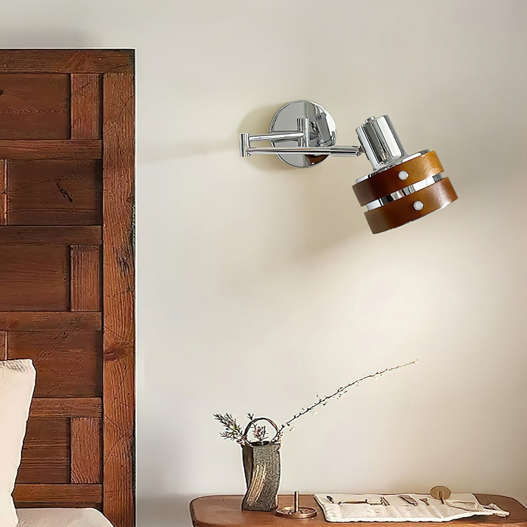 Flare vägglampa i krom och trä, mid-century