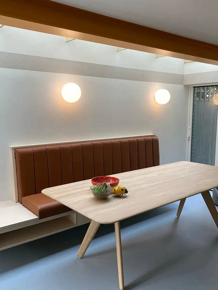 Modern LED-vägglampa med glob i frostat glas, 1 ljuskälla