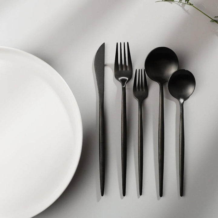 Bestickset Aurora – Minimalistiskt, modernt och tidlöst