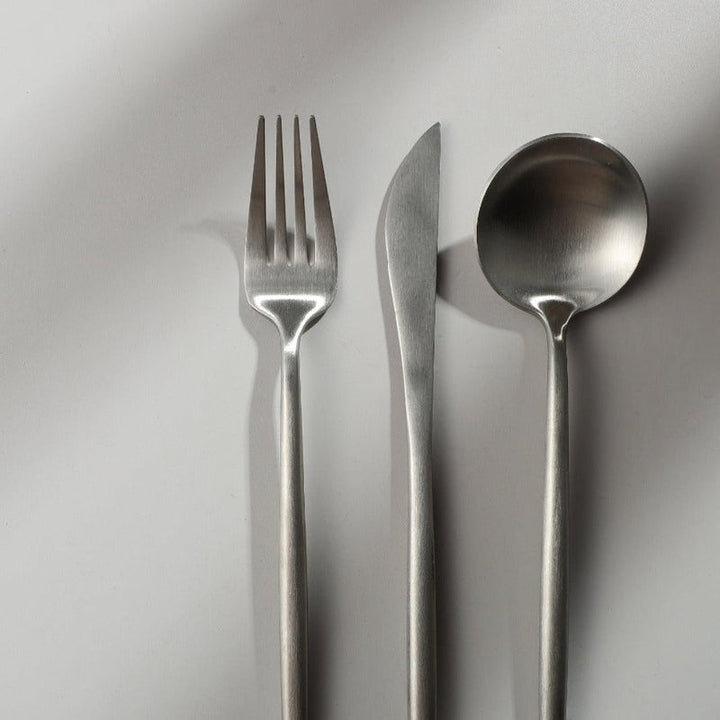 Minimalistisk bestick för moderna bord - PureSet