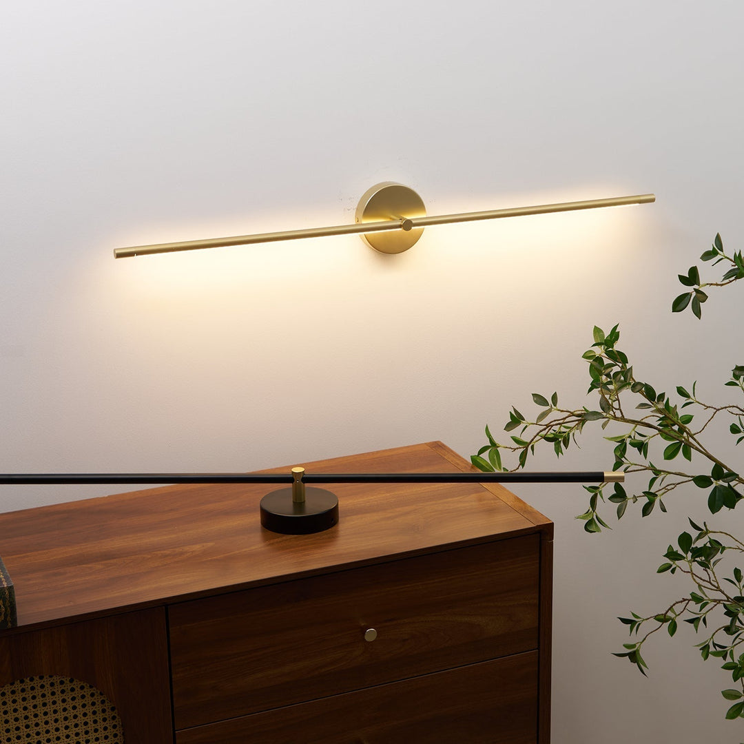 Minimalistisk linjär vägglampa med två armar i modern stil