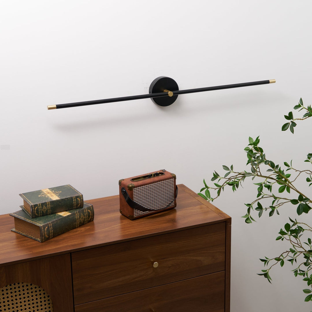 Minimalistisk linjär vägglampa med två armar i modern stil