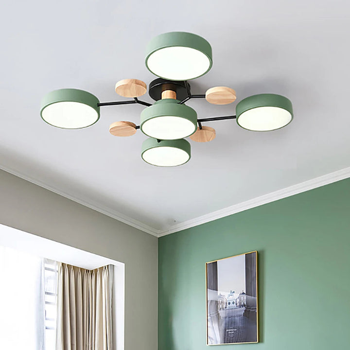 Smal designtaklampa med hantverksmässig finish