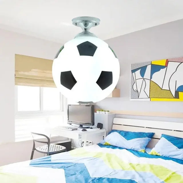 Taklampa med fotbollstema – GoalBright